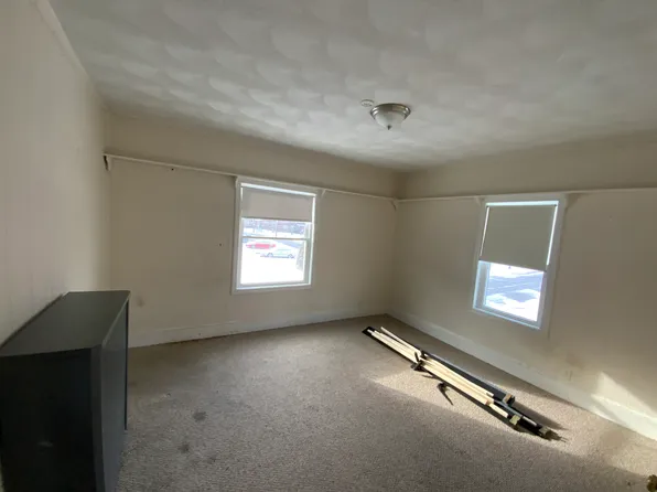 25 Charles St Floor 2, Wakefield, MA 01880