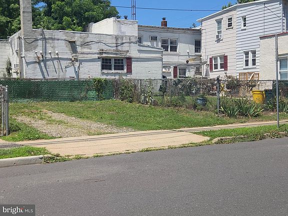 4th image of 2841 S Broad St