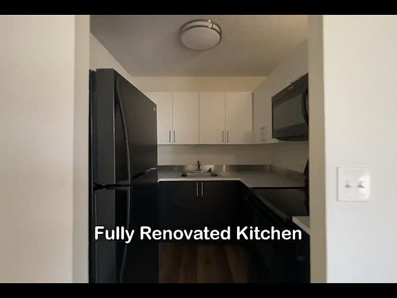 4th image of 1120 N Lasalle Dr #404