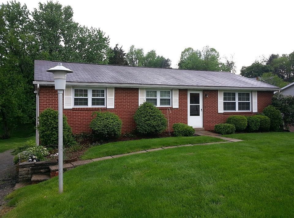 1st image of 106 W Hempfield Ave
