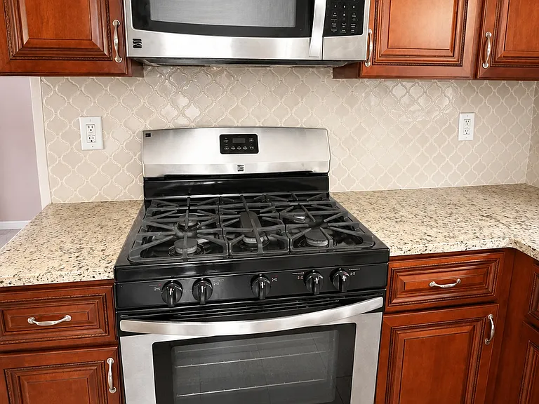 106 Rochelle Pkwy #2 — Photo 3