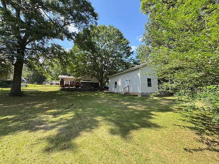 2323 Applewood Dr — Photo 29