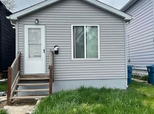 355 12th St, East Moline, IL 61244