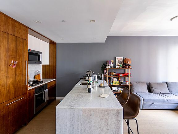4th image of 75 Park Ln S APT 1810