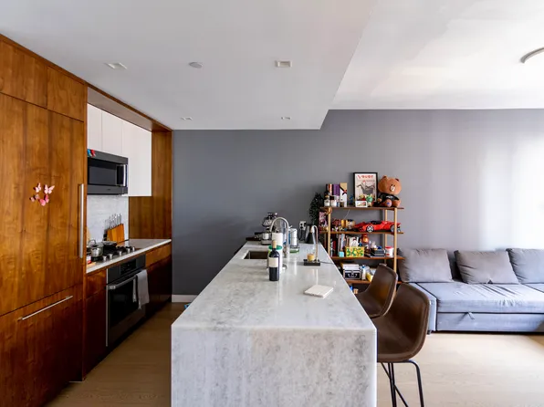 75 Park Lane image 4 of 10