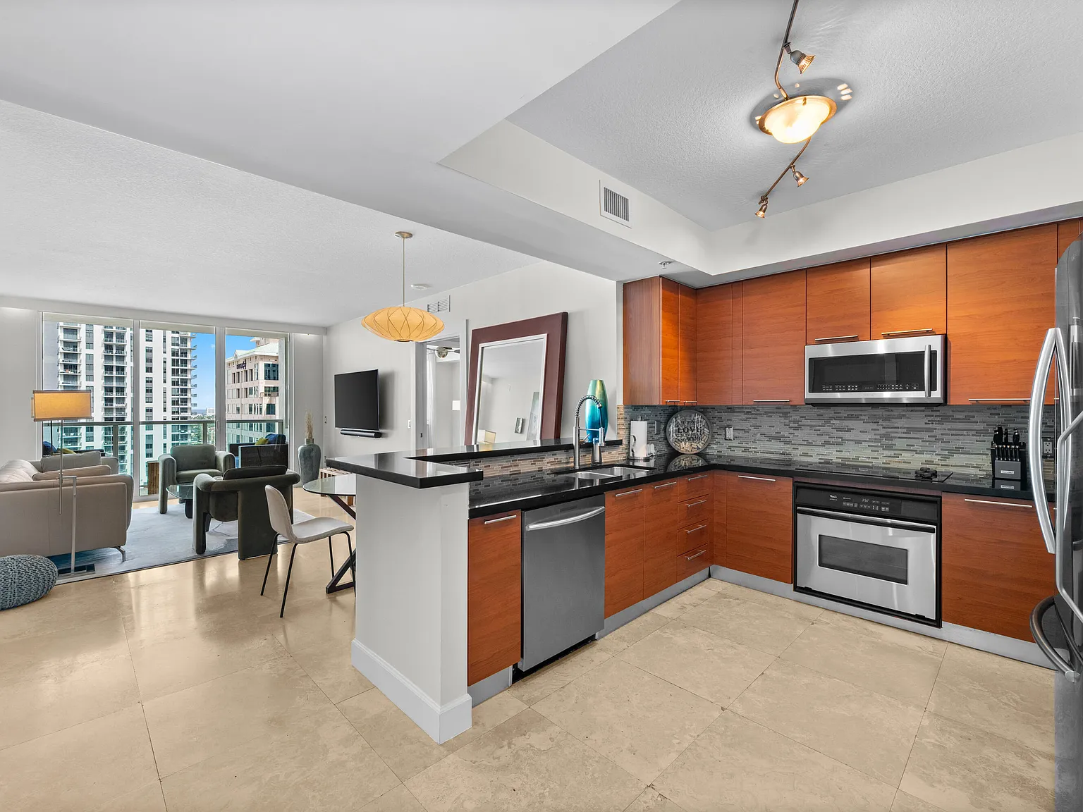 350 Las Olas Place — Photo 3