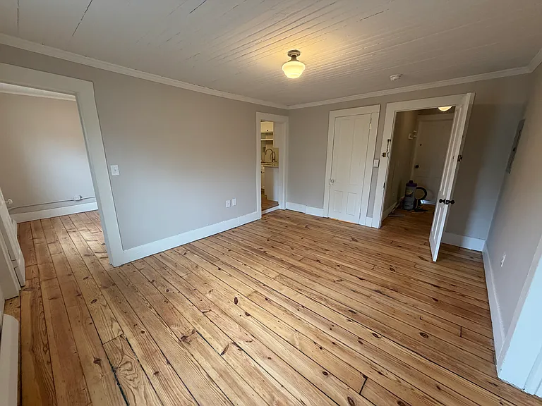124 Huguenot St #201 — Photo 9
