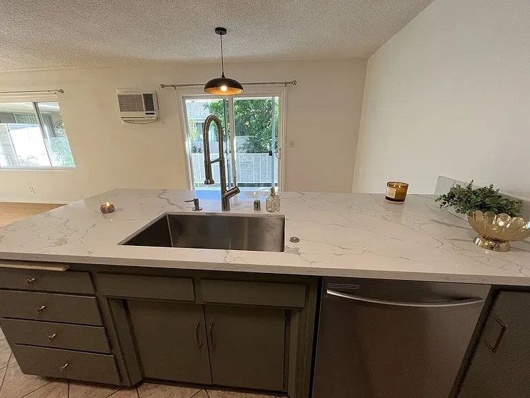 445 E Magnolia Blvd — Photo 19