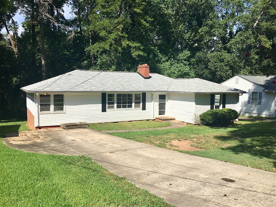 1st image of 121 Woodmont Cir