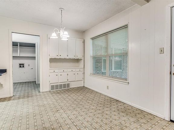 3rd image of 5104 Westhaven Dr