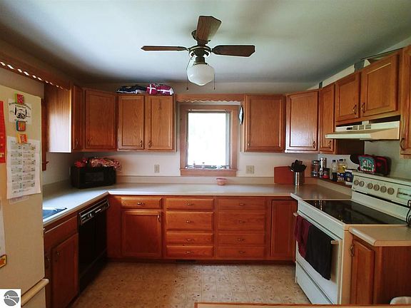 3rd image of 819 Baldwin Ave