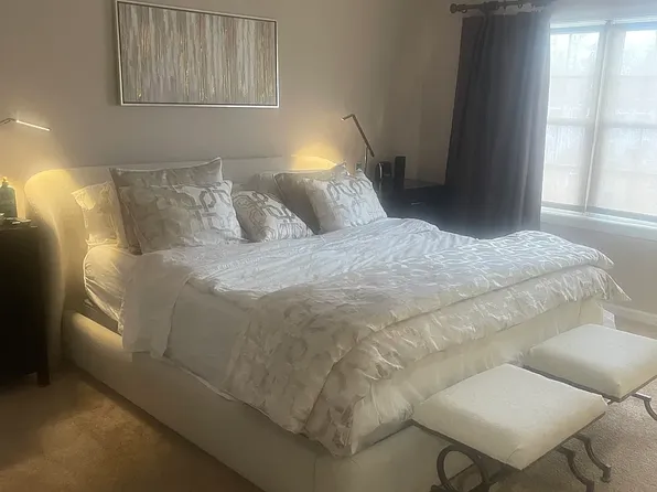 28 Songbird Ln #28, Farmington, CT 06032