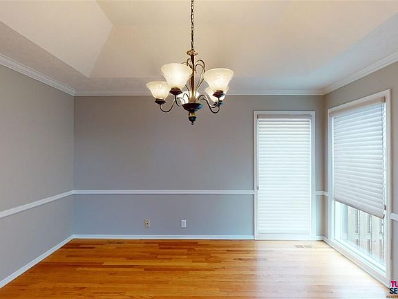 3rd image of 507 Windsor Dr
