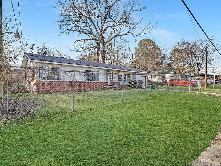 1121 Wheeler St — Photo 12