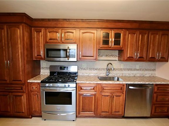 4th image of 1571 Critchfield Dr
