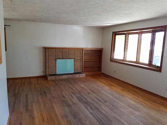 5th image of 2516 W Francis Ave