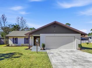 8 Berkshire Ln, Palm Coast, FL 32137