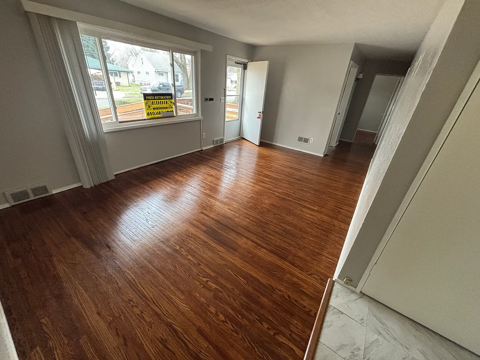 3 bed, 864 sqft, $1,195 — Photo 2