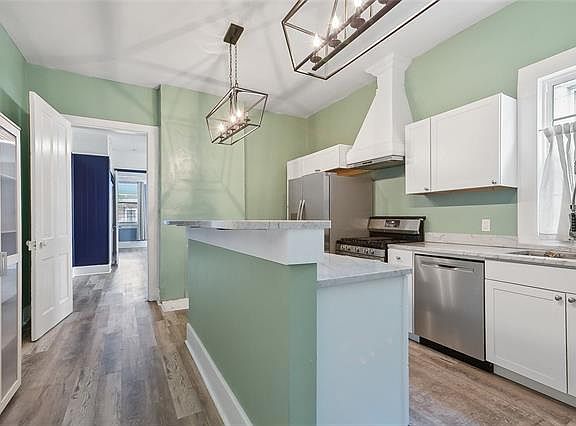 4th image of 3711 Constance St