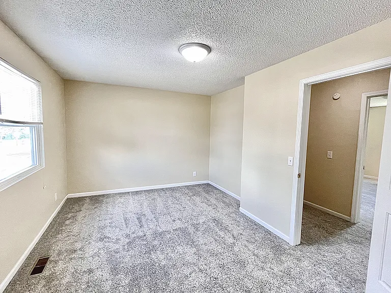 1100 Fishlock Ave — Photo 10