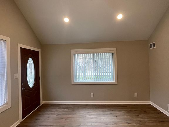 Livingroom (side view)