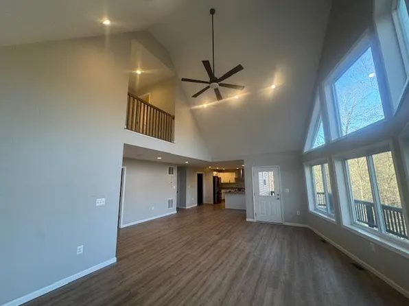 490 Black Twig Rd, Linden, VA 22642