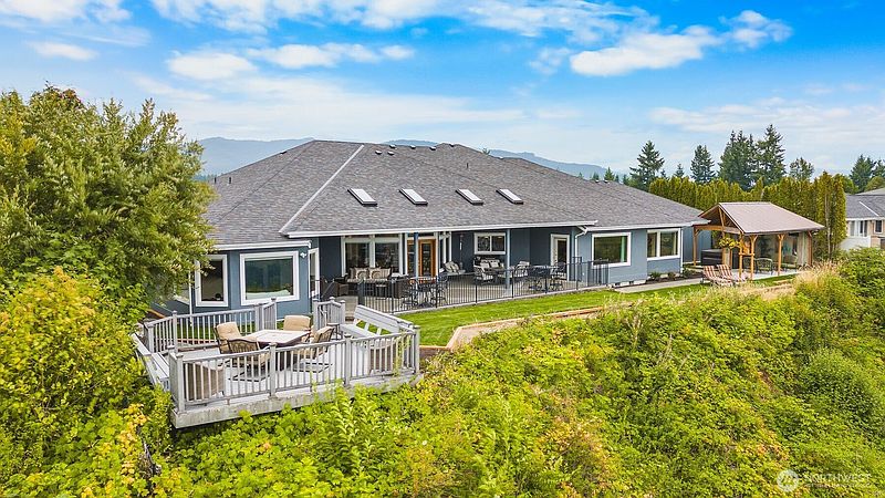 2nd image of 184 Dow Ridge Drive N