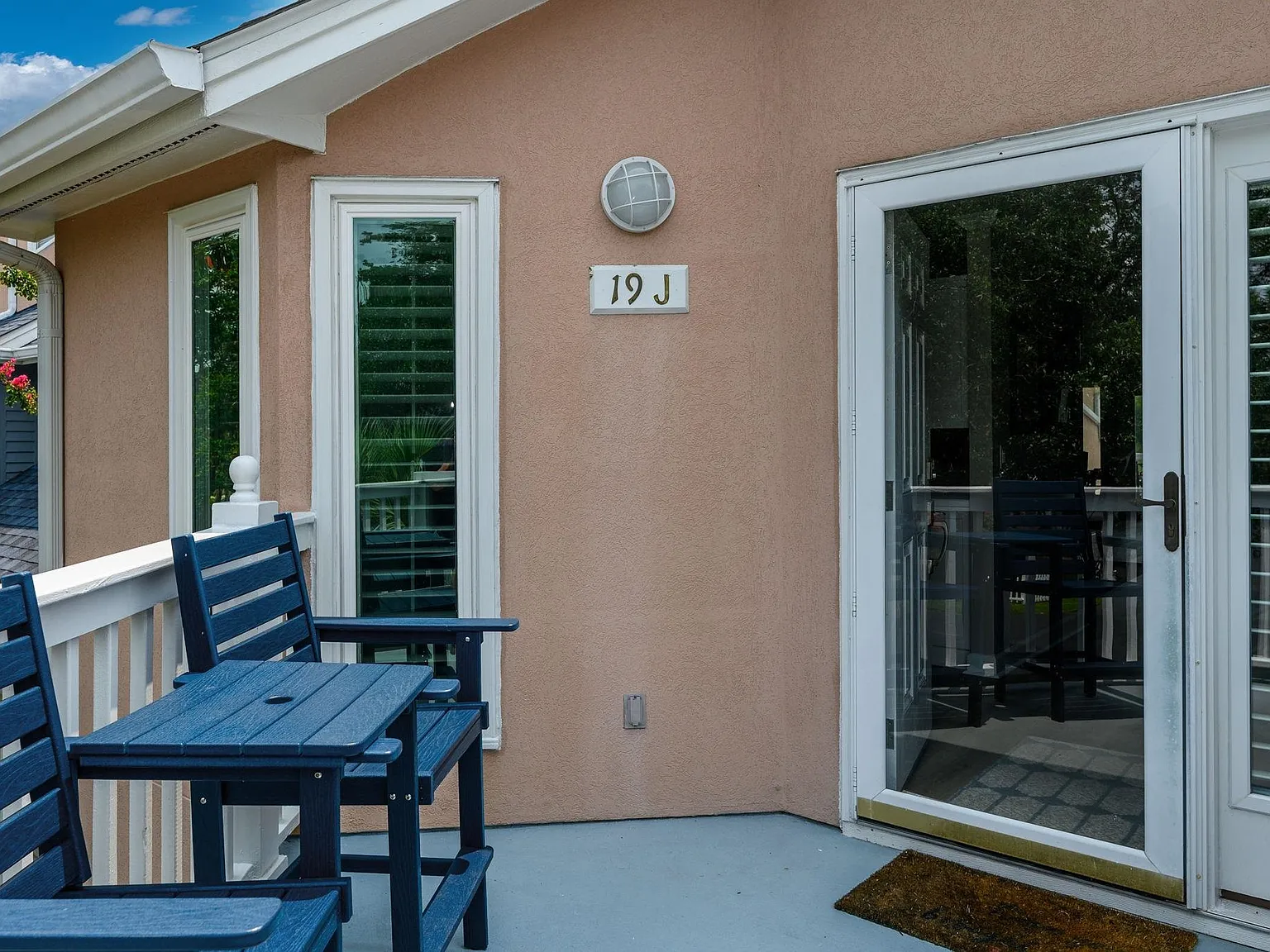 3 bed, 3.5 bath, 1869 sqft, $2,700 — Photo 3