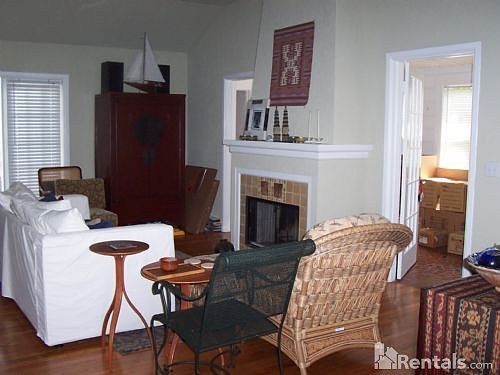 4th image of 1915 Harrison Ave