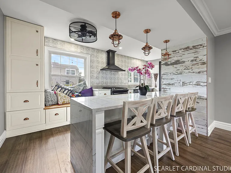 309 Newport Ln — Photo 8