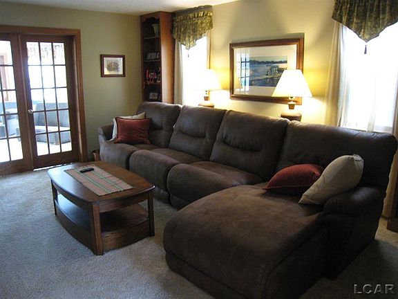 4th image of 3114 Gove Dr