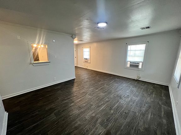 3rd image of 1703 Murl St