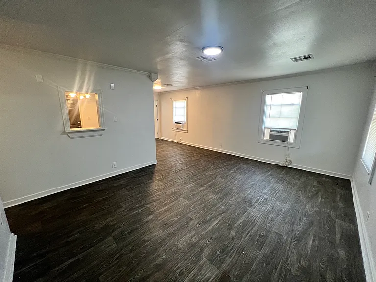 1703 Murl St — Photo 3