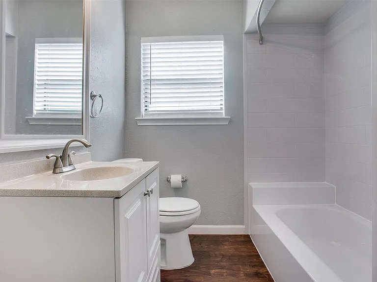 7619 Morton St — Photo 21
