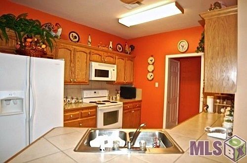 5th image of 40440 Fox Run Dr