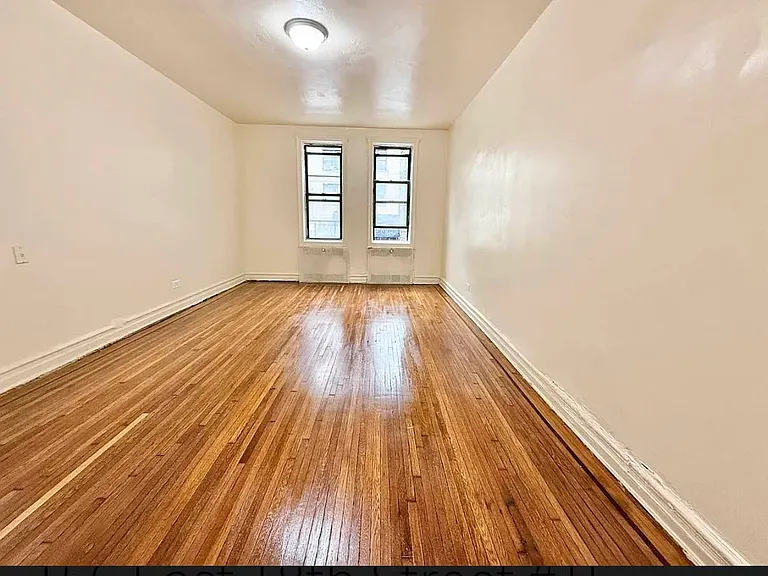 145 E 18th St #1 — Photo 7