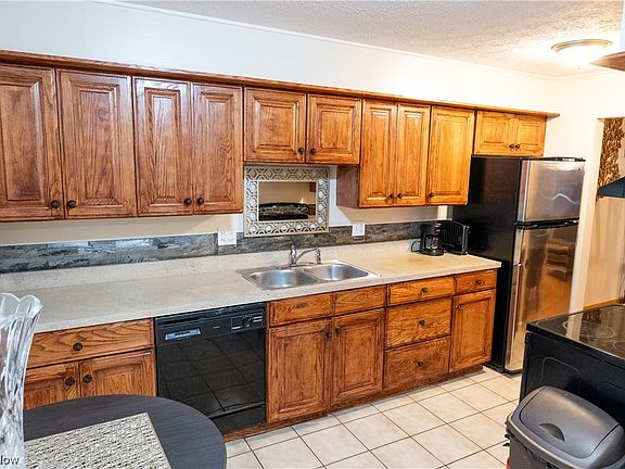 4th image of 4451 Gilmer Ln #116