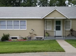 201 Vine St, Louisville, NE 68037