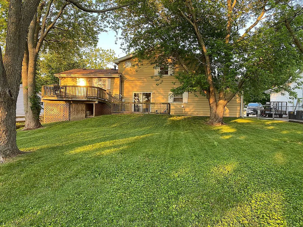 1027 N Westlawn Ave photo 1