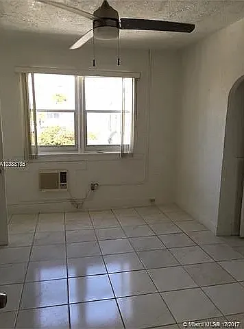 1017 SW 9th St #3 — Photo 3