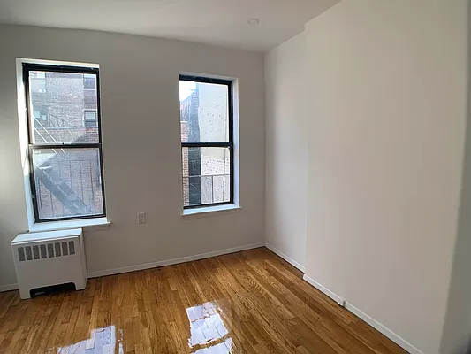 Rented by Salon Realty Corp | media 11