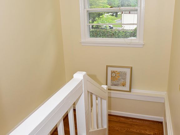 4th image of 3009 Rosemary Ln