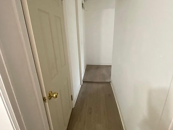 5th image of 912 Park St APT 3