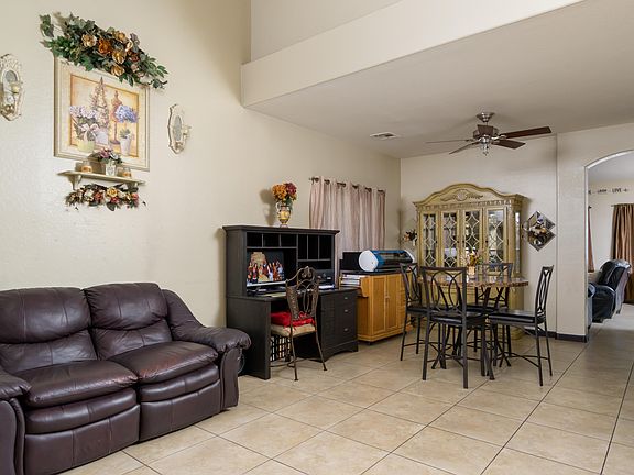 5th image of 45644 W Tulip Ln