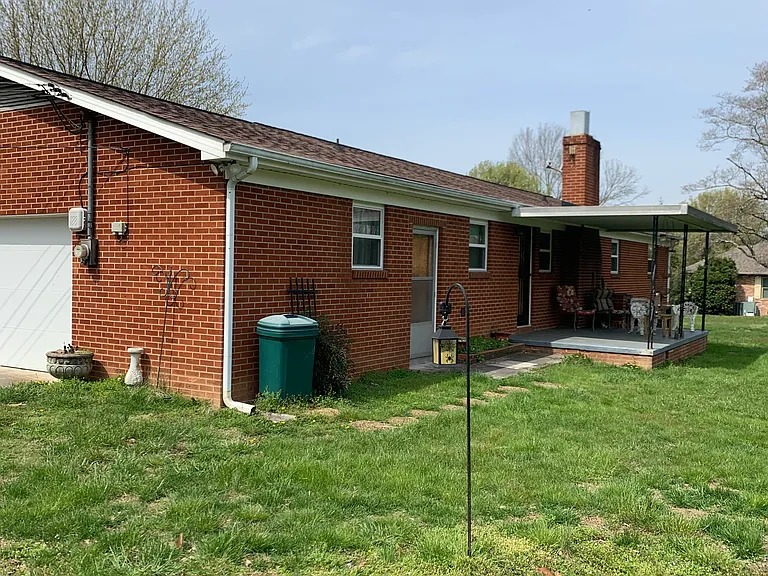 Brickey Ln — Photo 13