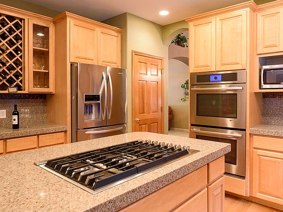 4th image of 26611 SE 152nd St