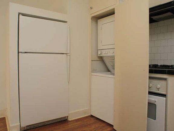 4th image of 713 Carolyn Ave