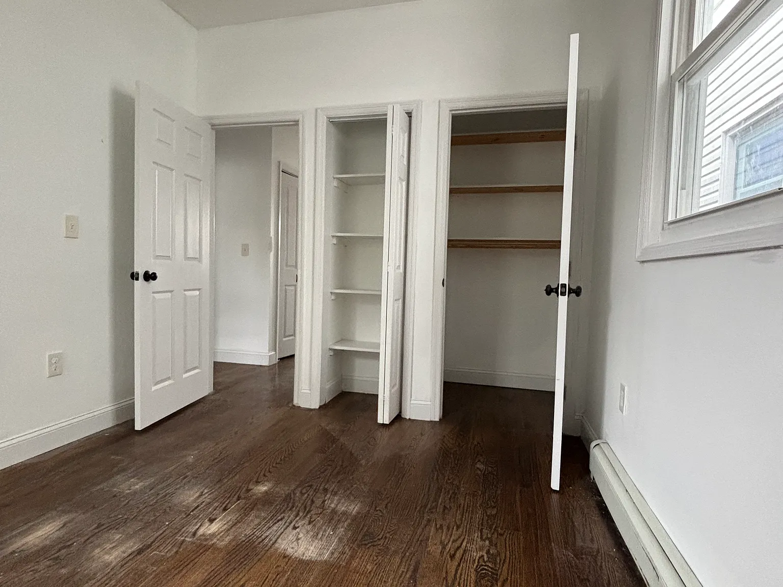 3 bed, 1000 sqft, $2,300 — Photo 4