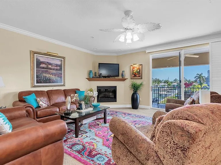 300 Capri Blvd #6 — Photo 7