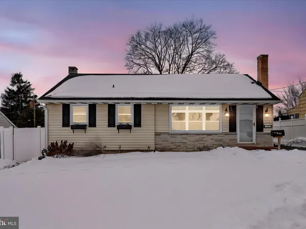 530 N Mount Joy St, Elizabethtown, PA 17022